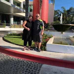 Meet your Posher, Dustin